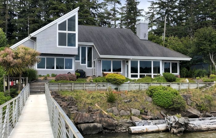 Dream Home in a bit of paradise with private dock.