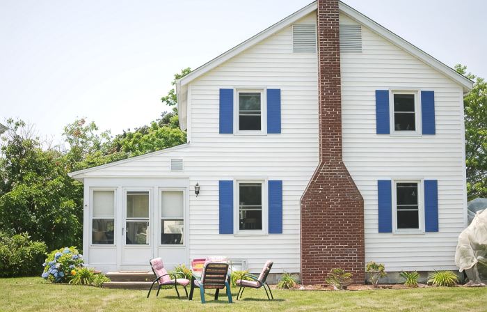 Spacious Yard and View of Long Island Sound- Walk to Secluded Beach!