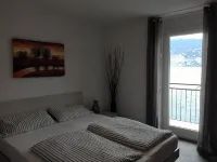 Lakeside apartment located in historic center with wonderful views - Homestays