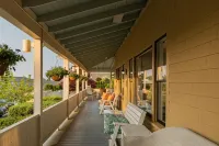 Colonial Inn - Inns