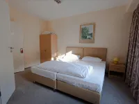 Pension Alpha - Frankfurt City Central Station - Homestays