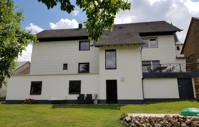 Große,und Luxe Renovierte Wohnung mit Sauna/garten, Garage und Kinderspielplatz