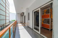 Gostops Plus Gurugram, Golf Course Extension - Hostels