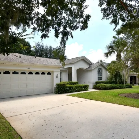 Greater Groves - 5 Bedrooms House w/Pool-5202GG Home by RedAwning