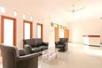 RedDoorz near Balekambang City Park Hotel di Kecamatan Banjarsari