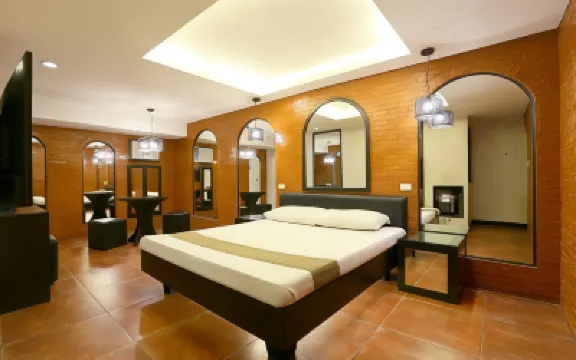 Hotel Ava Cuneta Hotel di 