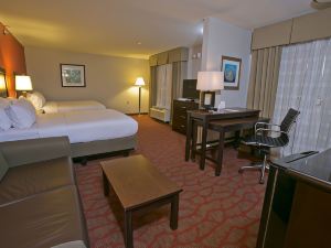 Holiday Inn Express & Suites Brookhaven