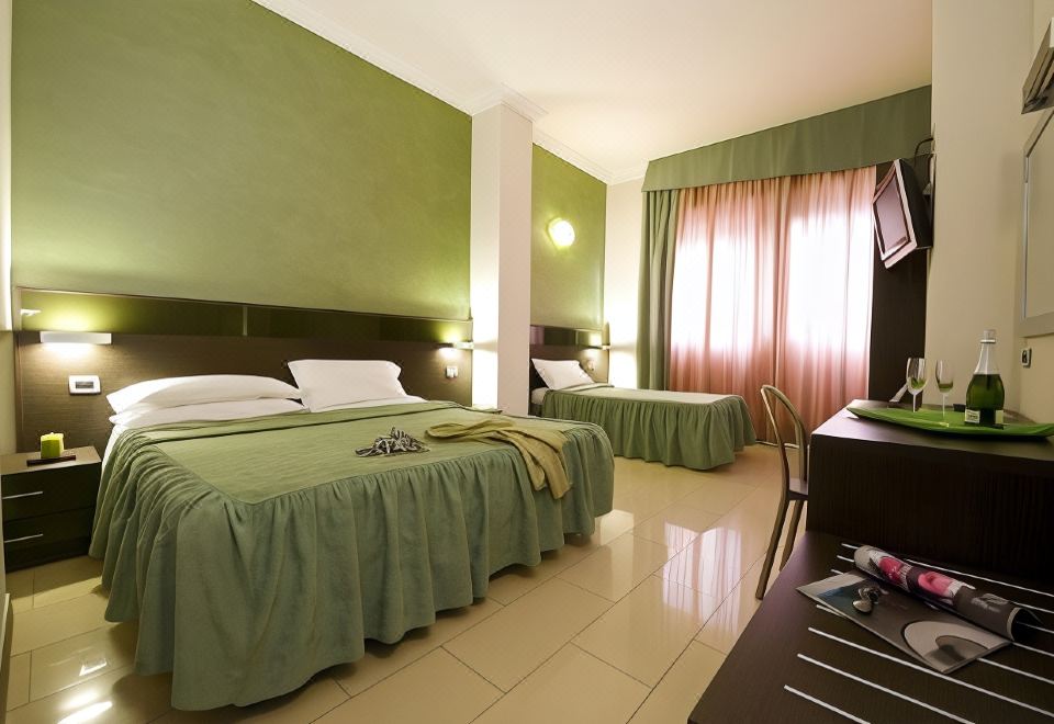 Hotel Ideale - Housity