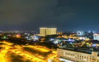 Modern Style the Oasis Studio Apartment with Comfortable Sofa Hotels in South Cikarang