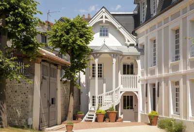 Hotel Saint-Delis - la Maison du Peintre - Relais & Chateaux