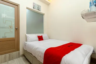 RedDoorz Plus near RS Royal Taruma Grogol Hotel di Jakarta Barat