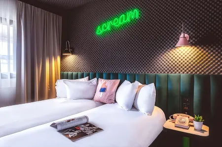 The ReMIX Hotel Отели рядом с достопримечательностью «Paris Event Center»
