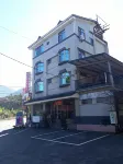 南投九族日月花嫁渡假屋 巫婆的森林露營區附近的飯店