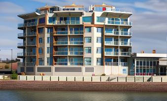 Wallaroo Marina Apartments