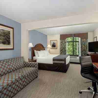 Wingate by Wyndham Charleston University Boulevard Rooms