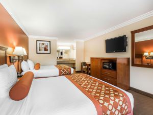 Rodeway Inn & Suites Canyon Lake-Menifee West