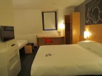Ibis Soissons Hotels in Coucy-le-Chateau-Auffrique