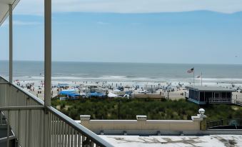 Days Inn by Wyndham Atlantic City Oceanfront-Boardwalk