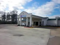 Super 8 by Wyndham Brinkley Hotels in Brinkley