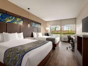 La Quinta Inn & Suites by Wyndham Orlando IDrive Theme Parks