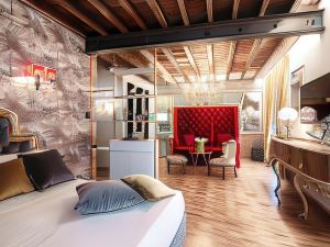 Aurum - Como Luxury Suites