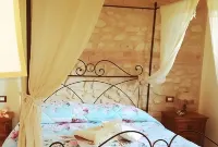 Casale con 8 appartamenti autonomi-A 4 km da Sulmona