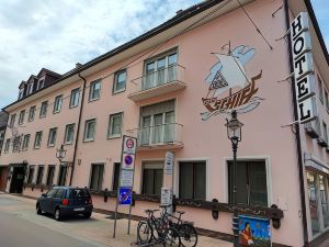 Room in Guest Room - Single Room in City Hotel in the Centre of Rastatt