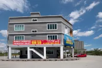 Summer Hotel