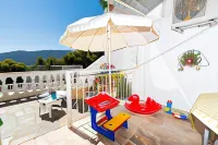 Lions Apartments Hotels in Poros