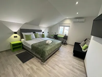 Rooms Jelak Hotels in Okuje