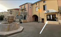 La Villa Tria Castella Hotels in Pierrelatte