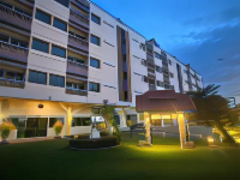Muang Thong Family Suite Hatyai Hotel berhampiran Wat Nam Noi Nai