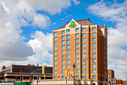 Holiday Inn & Suites Winnipeg-Downtown โรงแรมใกล้MTS Centre