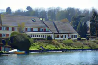 Logis Hôtel des Lacs Hôtels à : Épinay-sur-Orge