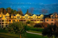 Westwood Shores Waterfront Resort Hotel di Egg Harbor