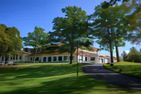 Lundsbrunn Resort & Spa Hotels near GAMLA RÅDHUSET