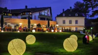Nells Park Hotel Hotels near Eckert