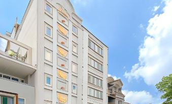 Nhu Y Hotel - Housity