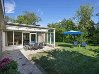 Cozy holiday home with lots of privacy Hotels in 