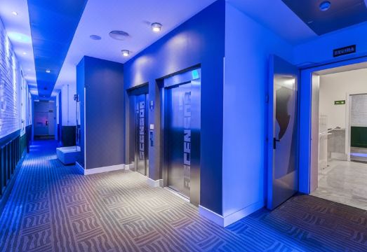 프티 팰리스 레알타드 플라자