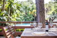 El Oasis Villa Resort Hotels in LEliana
