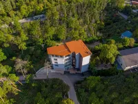 Hotel & Restaurant Emerald Borjomi