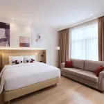 Courtyard by Marriott Sochi Krasnaya Polyana (Кортъярд Марриотт Сочи Красная Поляна) Отели рядом с достопримечательностью «Каро-фильм, кинотеатр»