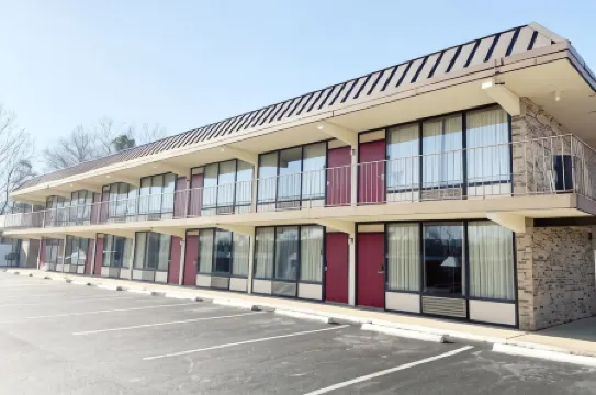 Paris Inn and Suites