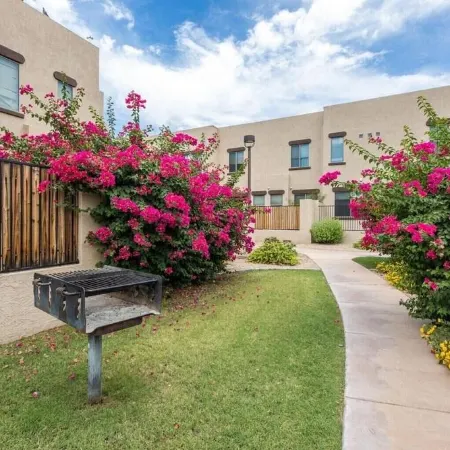 Tempe townhouse 5-10 min to ASU/Airport/Scottsdale
