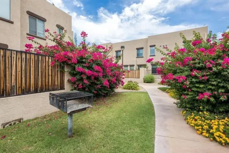 Tempe townhouse 5-10 min to ASU/Airport/Scottsdale Отели рядом с достопримечательностью «ASU University Housing»