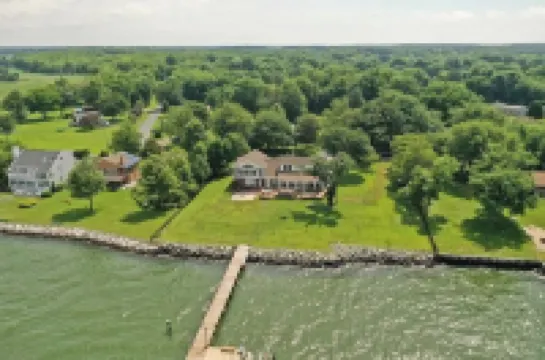Waterfront Home on the Chesapeake Bay with Pier only 30 min from naval academy