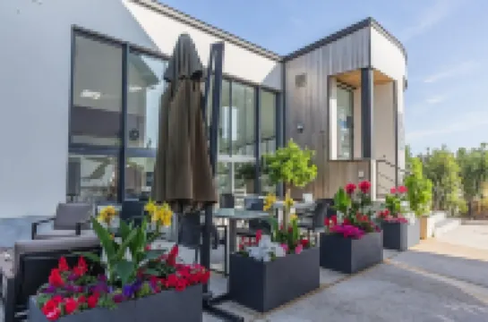 Logis Hôtel Restaurant Aux Maisons