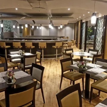 Nash Suites Airport Hotel
