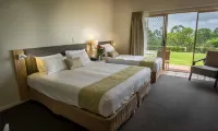 Eagle Heights Mountain Resort فنادق في Wongawallan